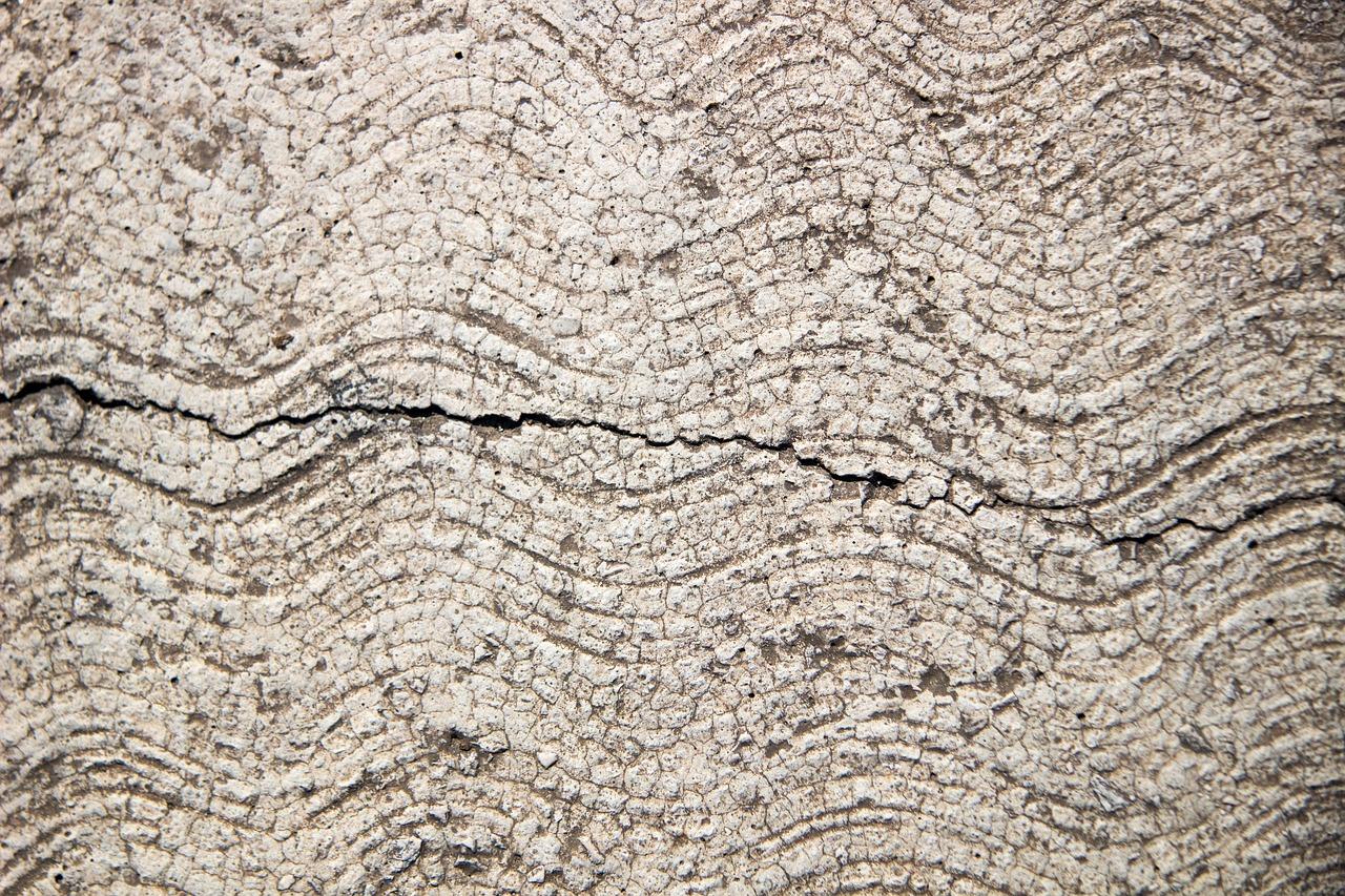 水泥墙面处理要点