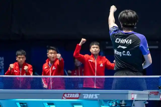 如何评价伦敦世乒赛中国男团3-0韩国，中国队做了哪些调整？瑞典已淘汰，男团卫冕之路还有那些风险？