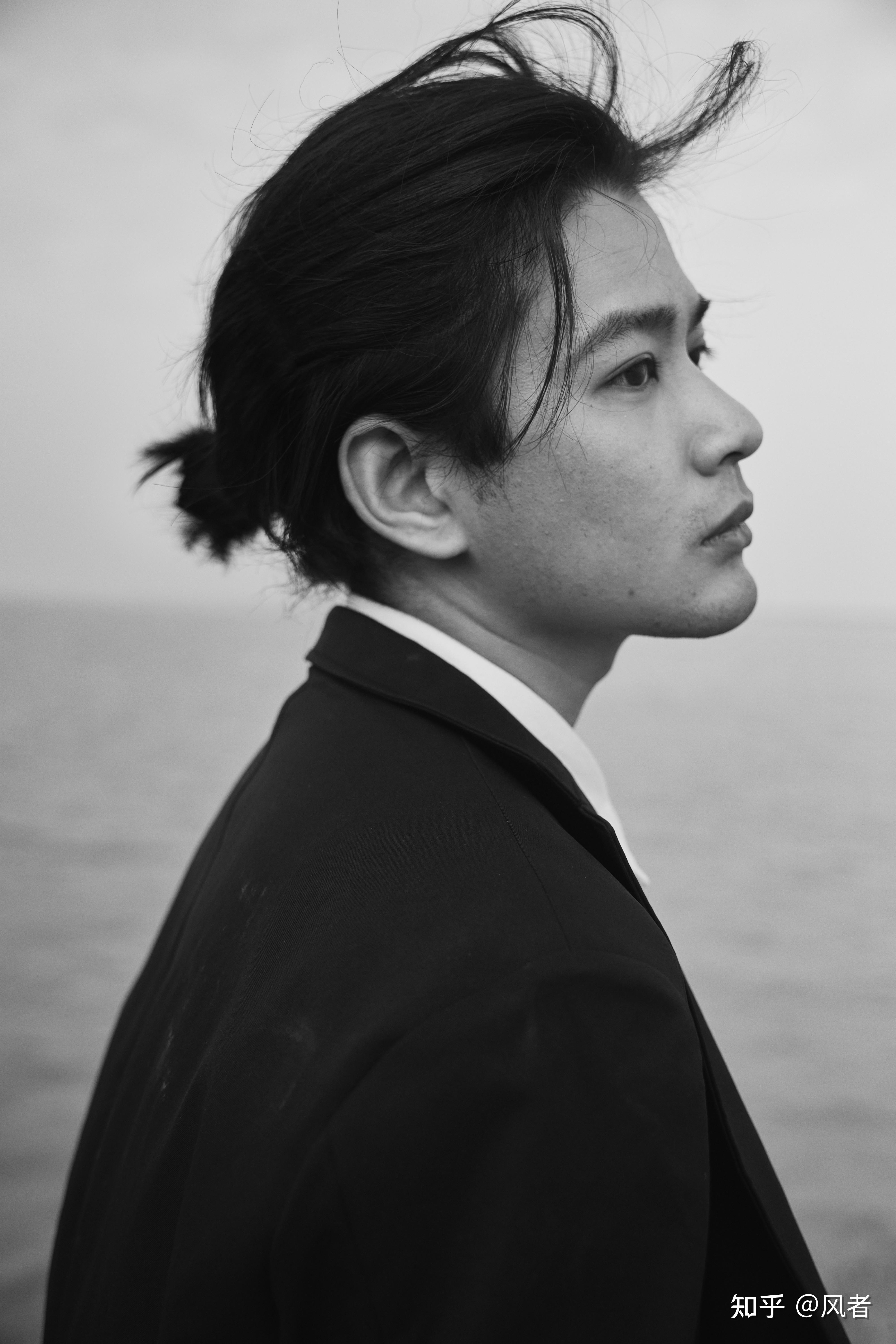 男生留长发怎么打理过渡期的发型? - 知乎