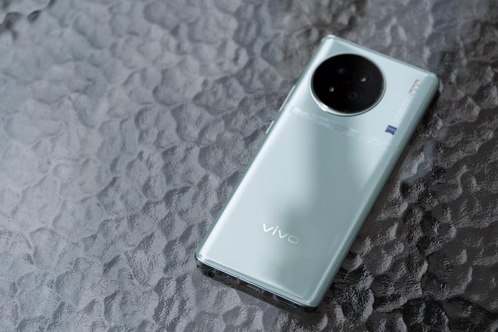 vivo x90s青漾最新图赏:真被这色彩给凉爽到了