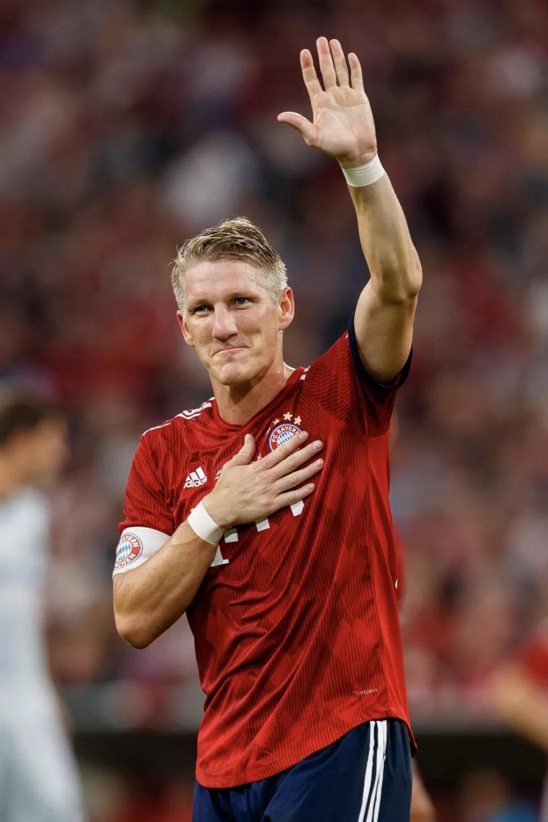 德国传奇中场施魏因斯泰格宣布赛季末退役,如何评价他的职业生涯?