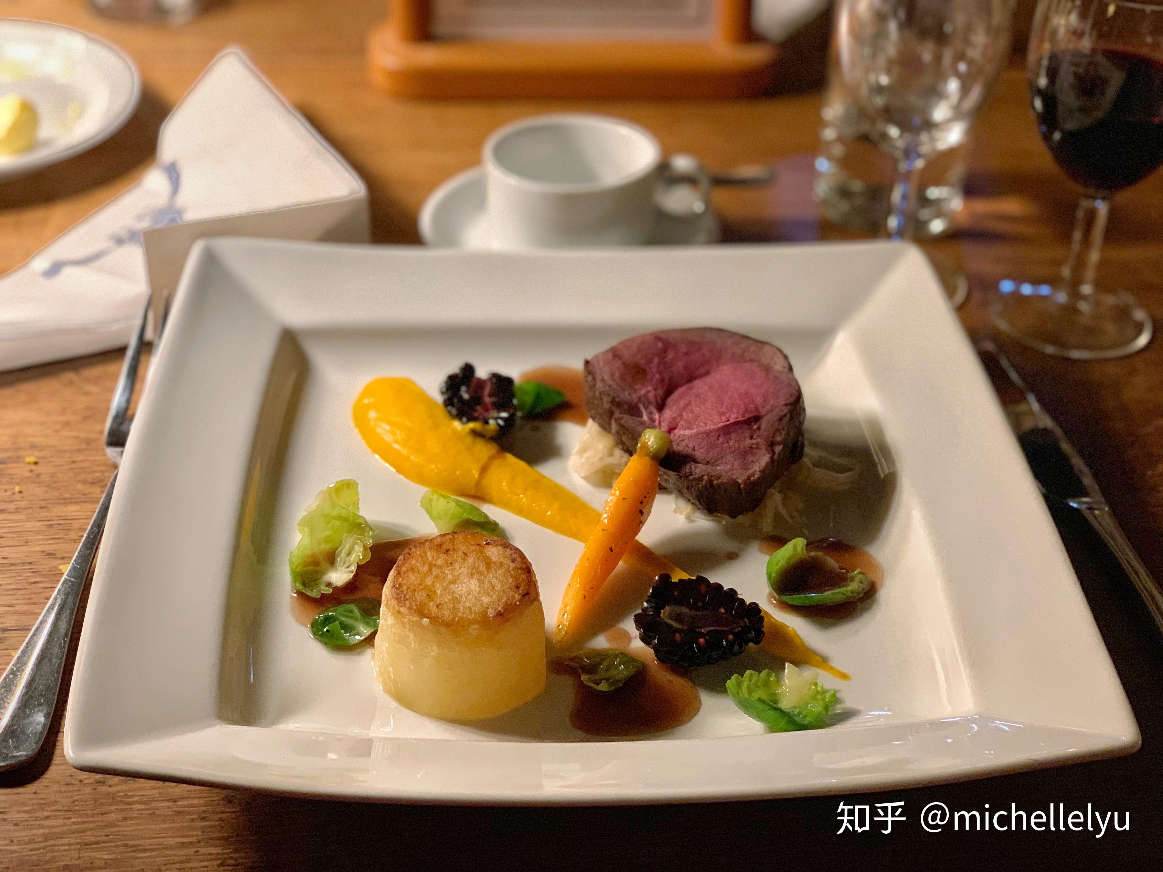 在剑桥大学和牛津大学等知名高校吃正餐(formal dinner)是一种什么样