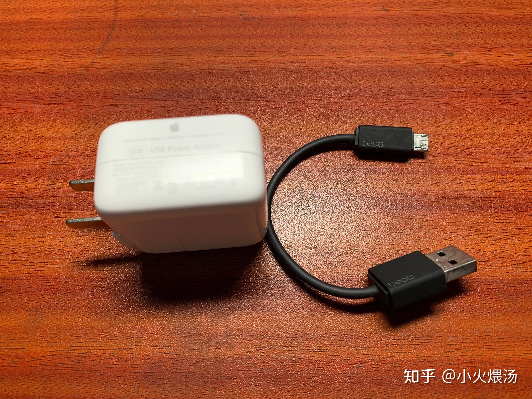 另外powerbeats的续航能力还是很不错的,搭配pad 充电头,充电很快