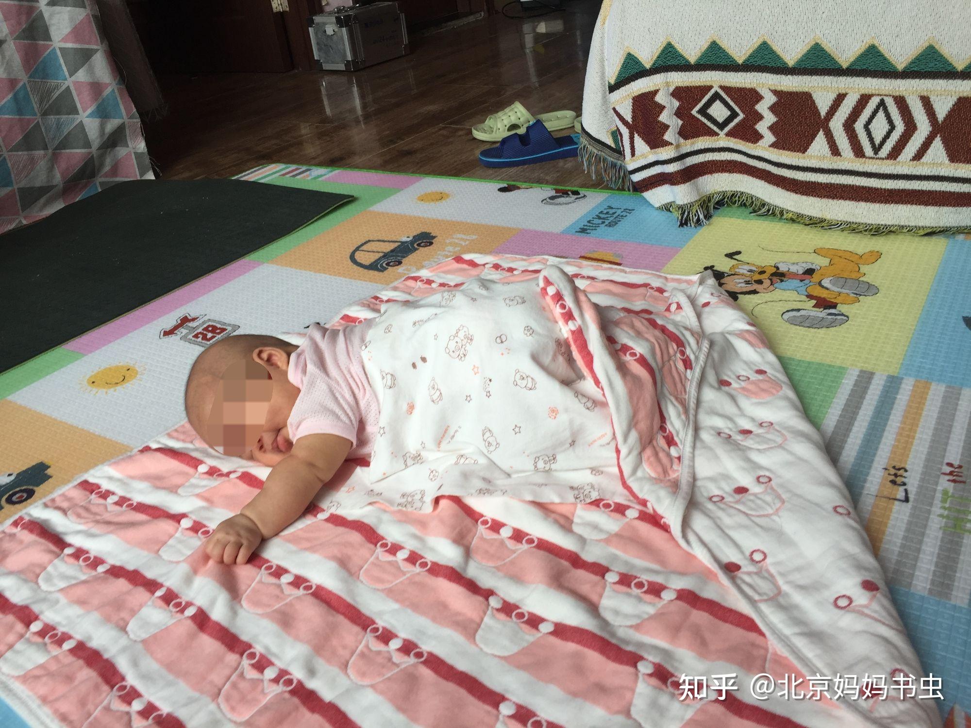 婴儿可以趴着睡觉吗（宝宝趴睡要不要阻止）-幼儿百科-魔术铺