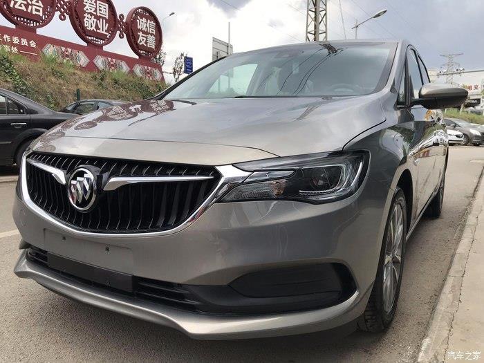 陪表弟提车了别克gl66座互联豪华型亚麻金