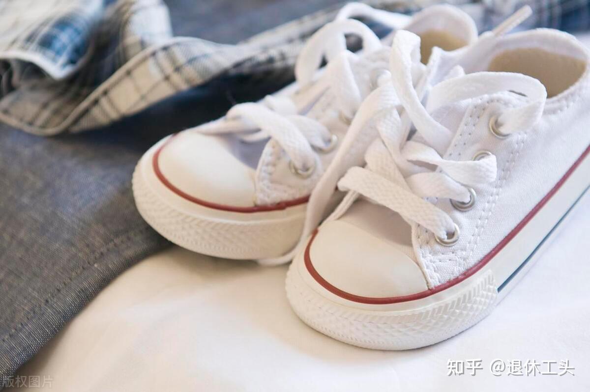 白鞋“发黄”还在用水擦？错！教你正确做法，鞋子干净如新 - 知乎