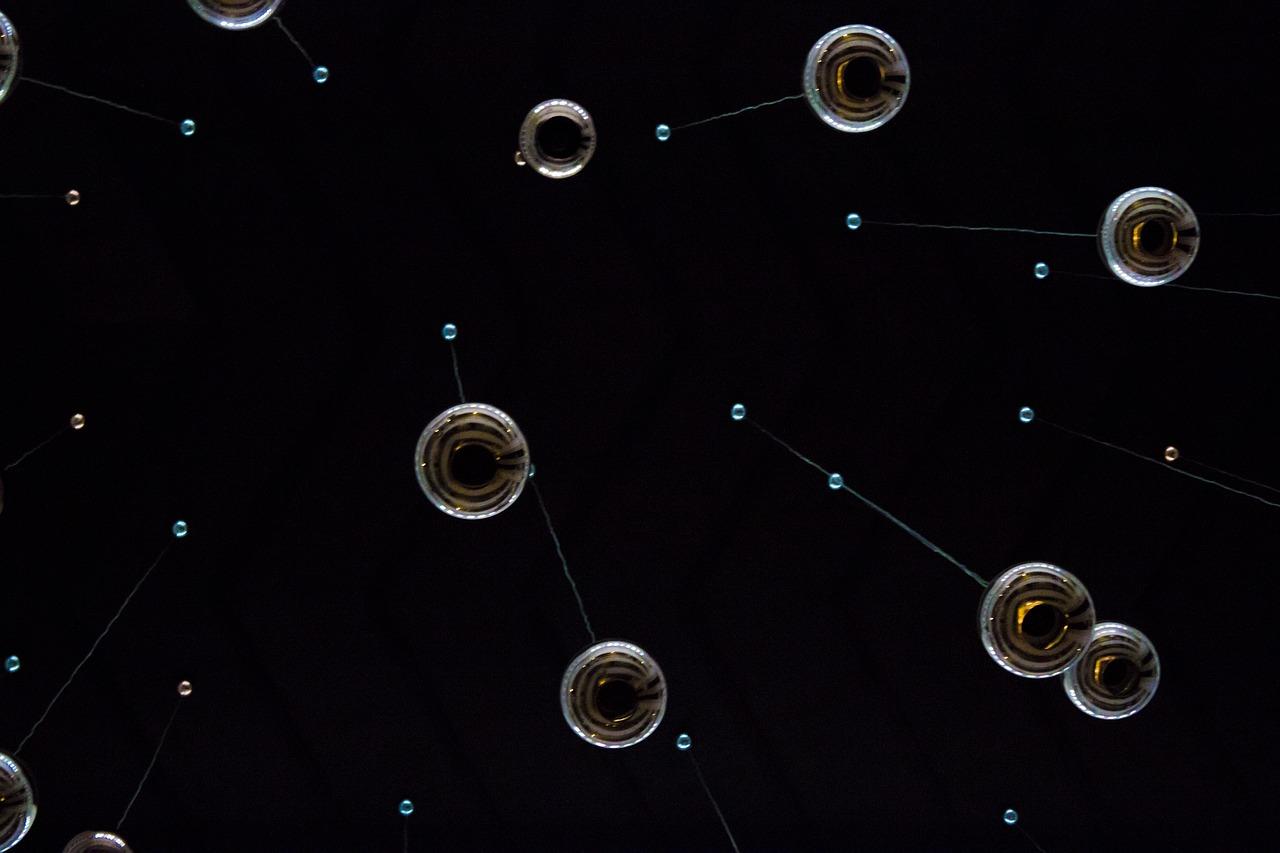 天花板高怎么修饰