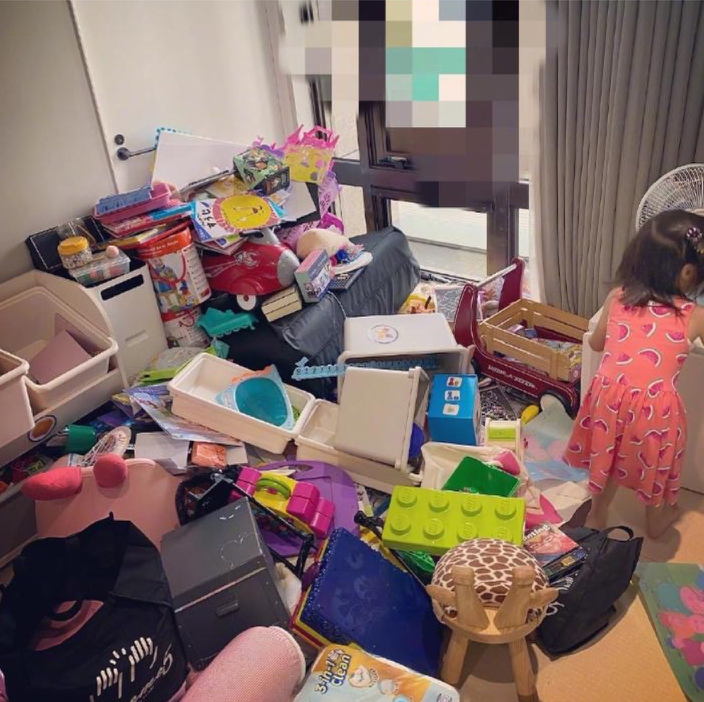 孩子在家,总把到处搞得乱七八糟的,收拾起来好麻烦.