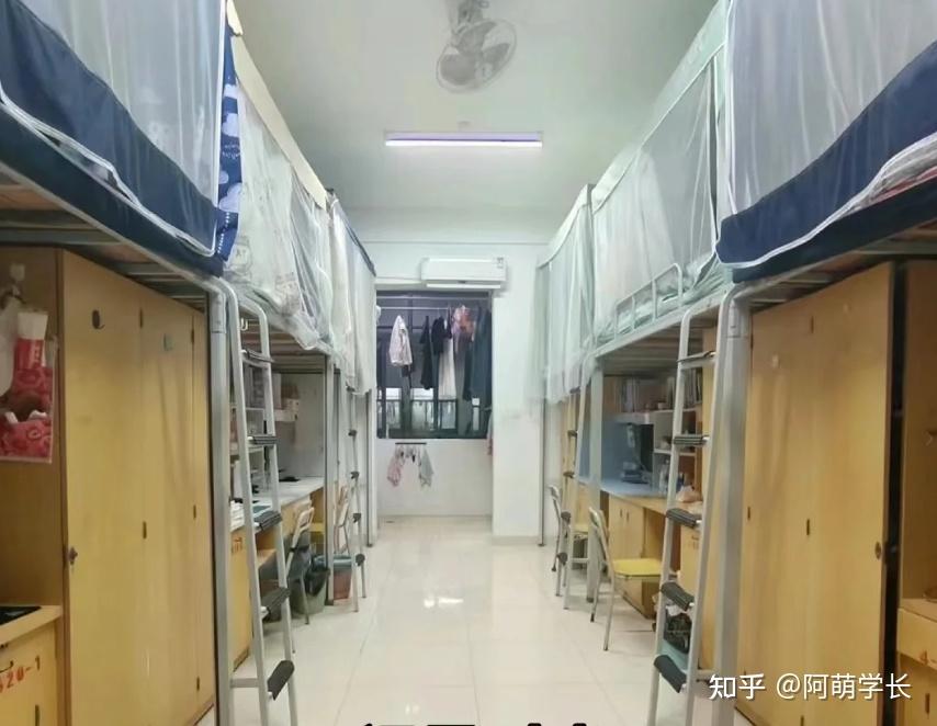 南昌医学院的宿舍条件如何?校区内有哪些生活设施?