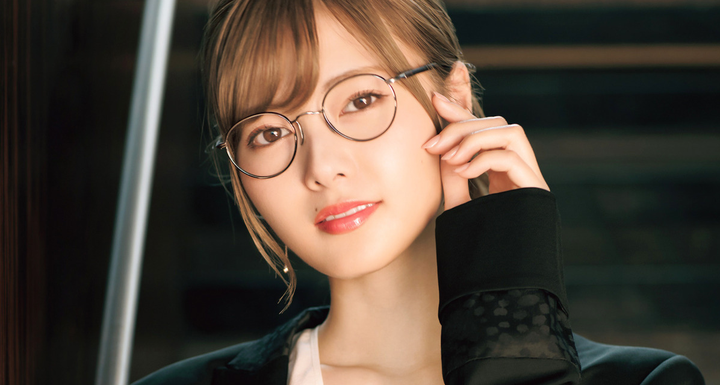 女神带上眼镜后更有气质了! - 知乎