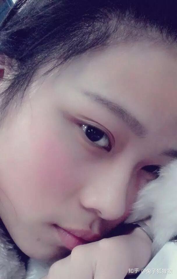 有人能自然长成这样眼尾上翘的双眼皮么还有一般怎么看一个人的眼睛是