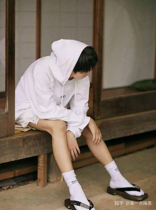 娱乐圈有哪些男明星有好看的美腿