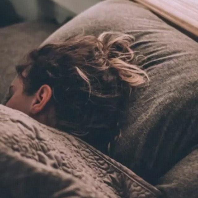 人类为什么要进化出这么长的睡眠时间？