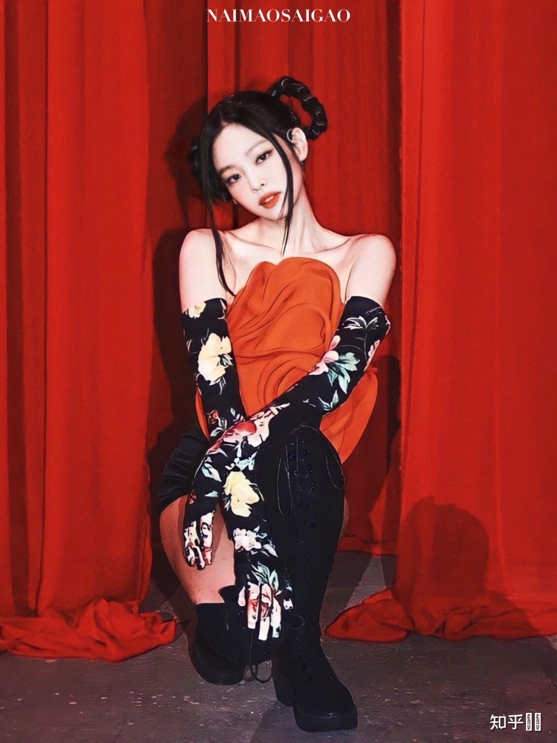 怎样看待jennie最新红玫瑰造型