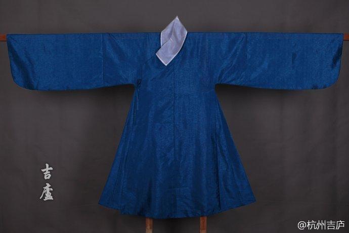 古人穿长袍大袖,总是把银子之类的物件放在袖子里而又不会掉下来,为何