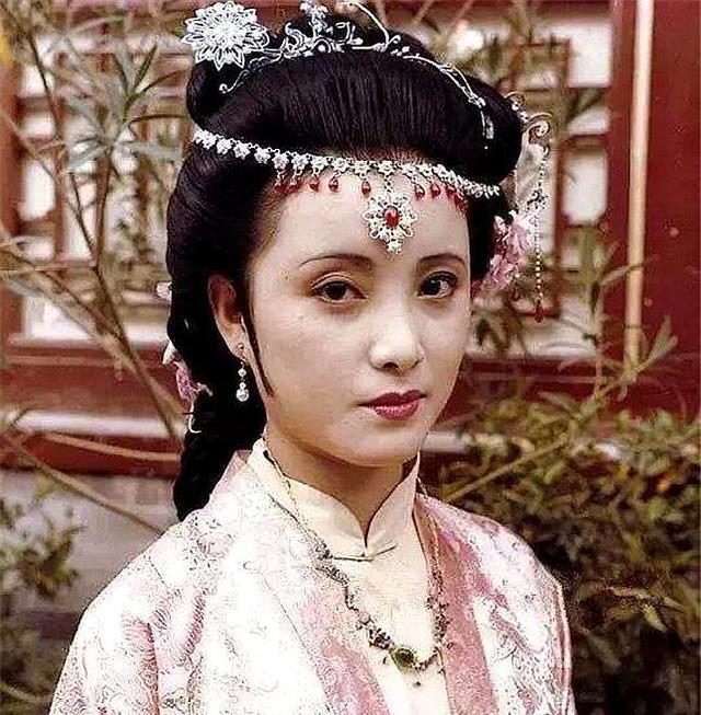 《红楼梦》“秦钟”代表“情种?”错,他代表的是“欲孽”! - 知乎