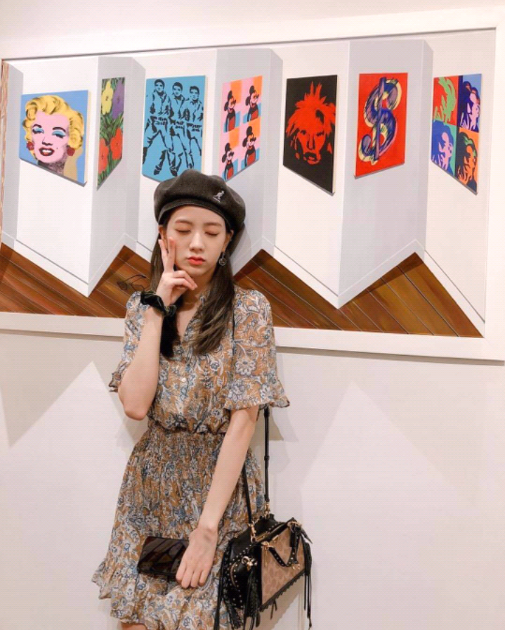 blackpink每位成员的标志性拍照姿势都是什么