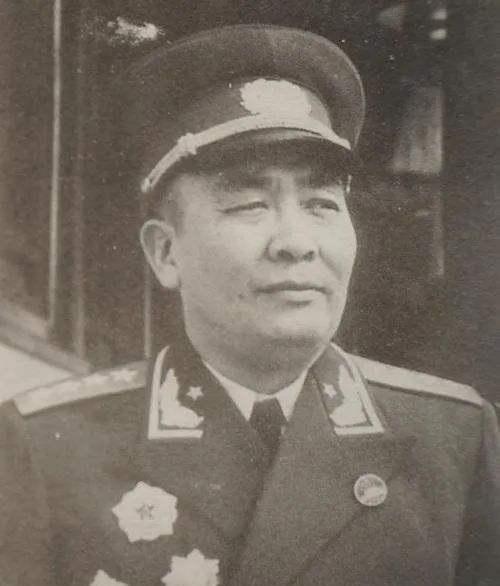 谭政没带兵打仗,为何授大将?主席赞:不会打仗却横扫千军 知乎