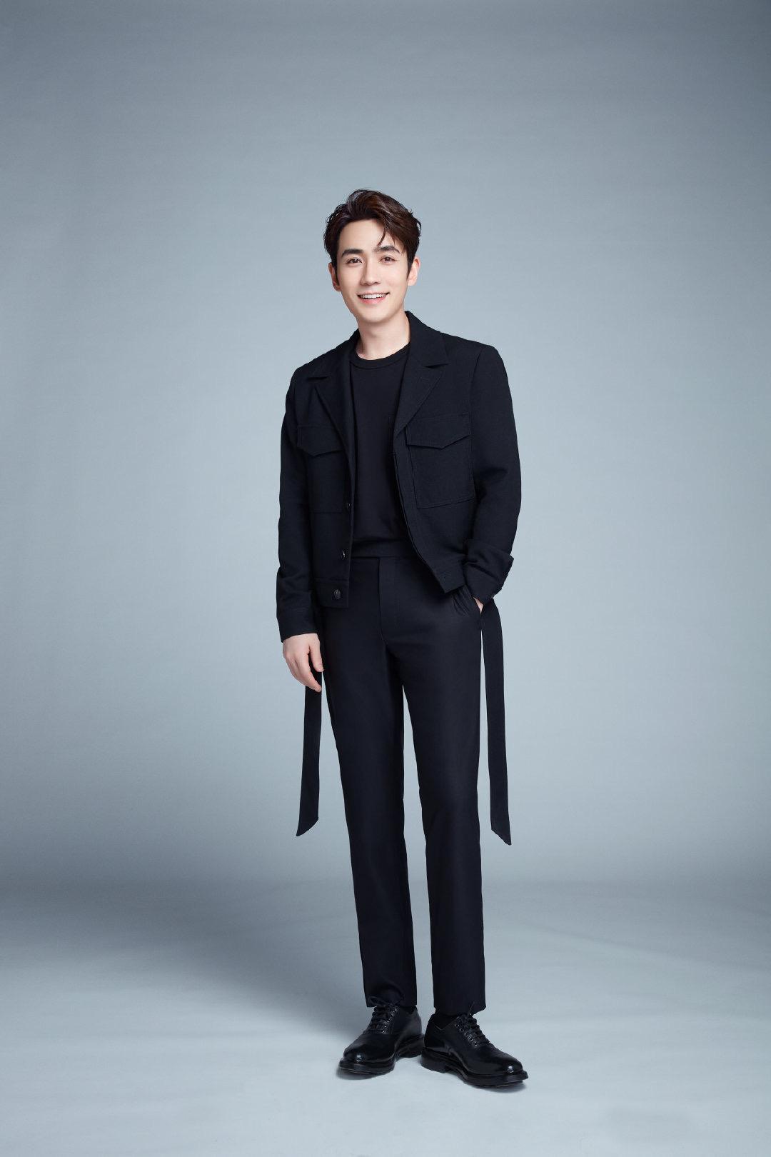 有没有集美分享朱一龙的全身照的图片? - 知乎