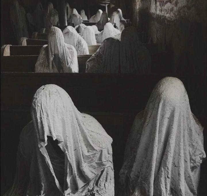 请问有没有比较丧的壁纸我没有抑郁症就是比较喜欢这种