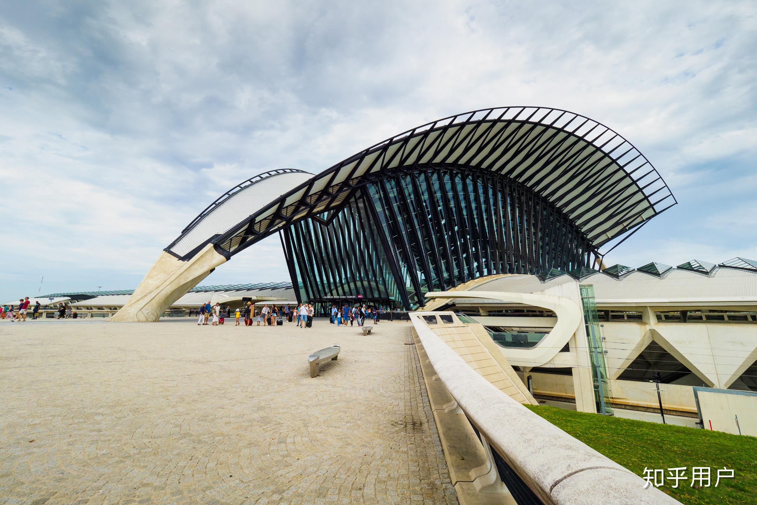 如何评价圣地亚哥卡拉特拉瓦santiagocalatrava设计的建筑