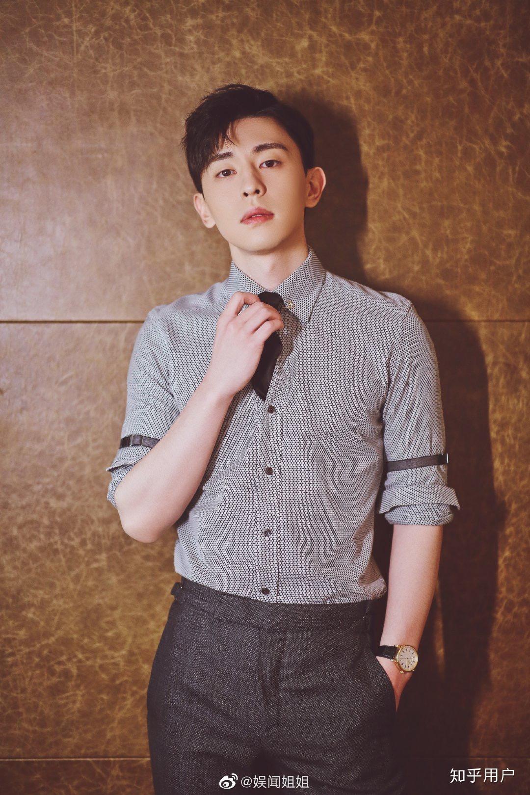 "邓伦风"盛行,你觉得邓伦的时尚表现力如何? - 知乎