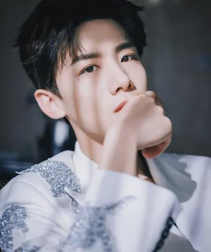 白敬亭起诉b站博主的瓜! - 知乎