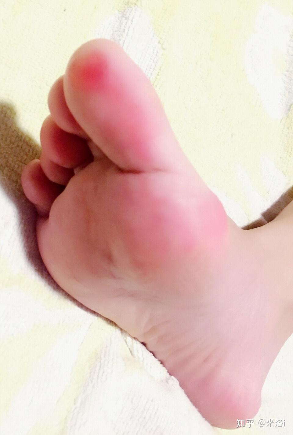 女生的脚底会更好看吗