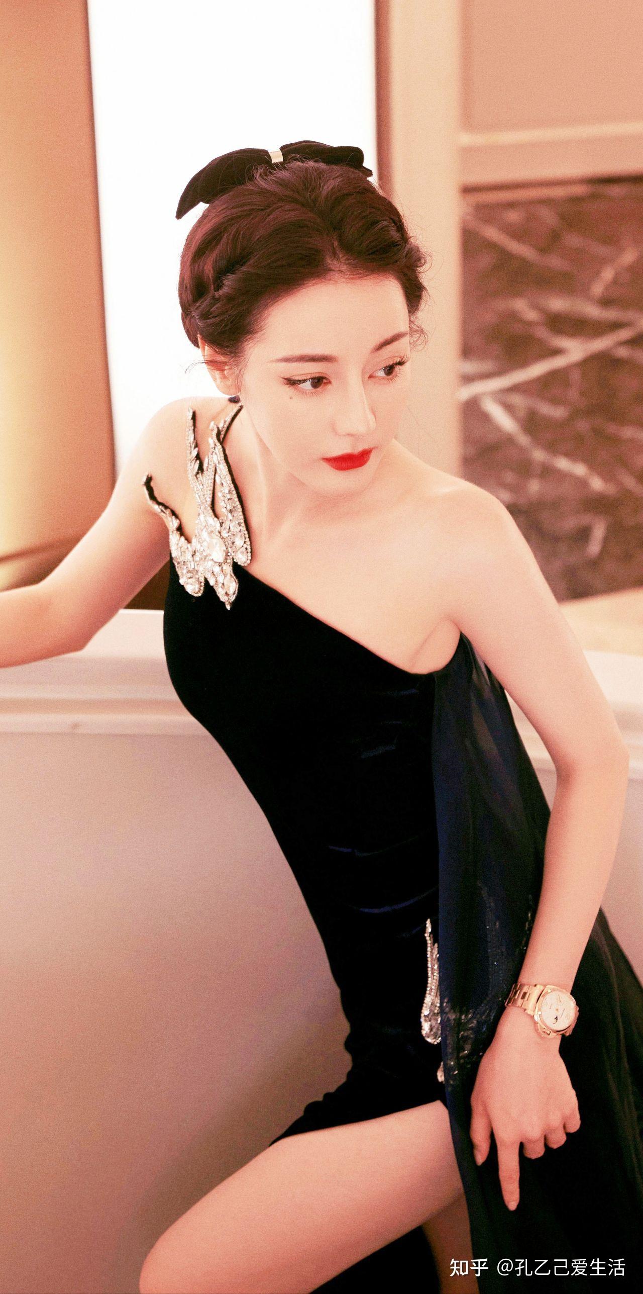 迪丽热巴的颜值是否过誉?