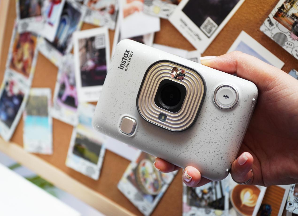 如何看待富士新出的liplay拍立得