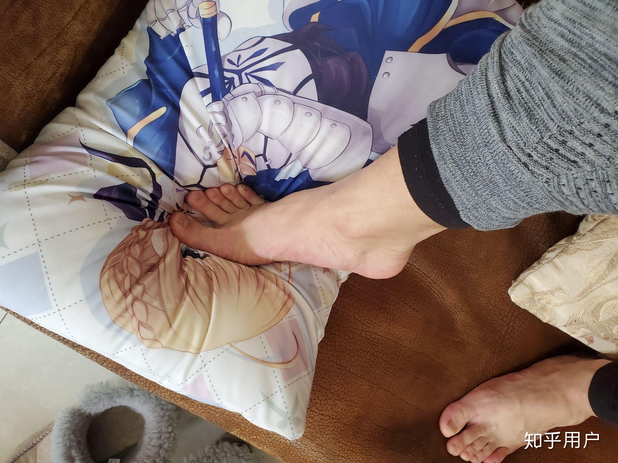 我女生,喜欢被男生用臭脚丫子踩脸是怎么回事?