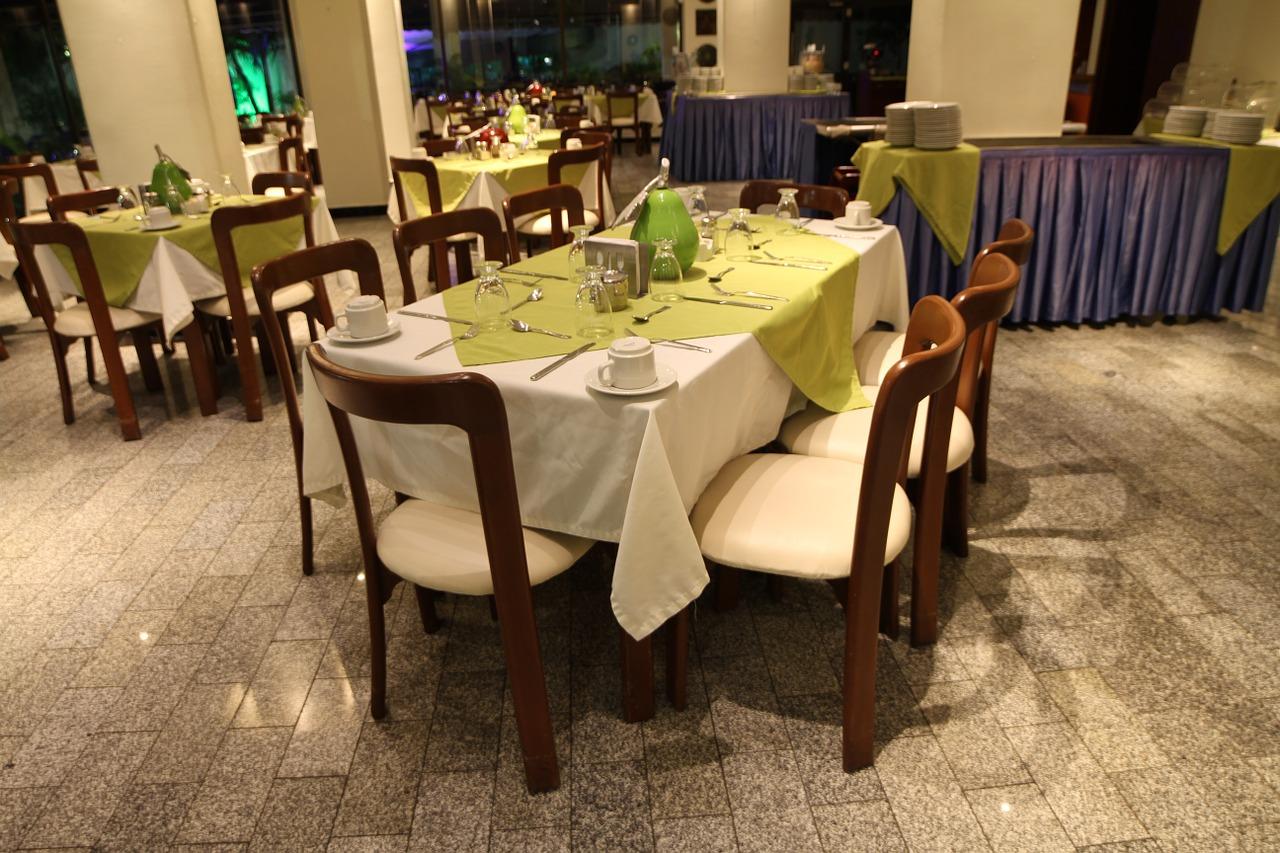 2. 餐厅桌距指南