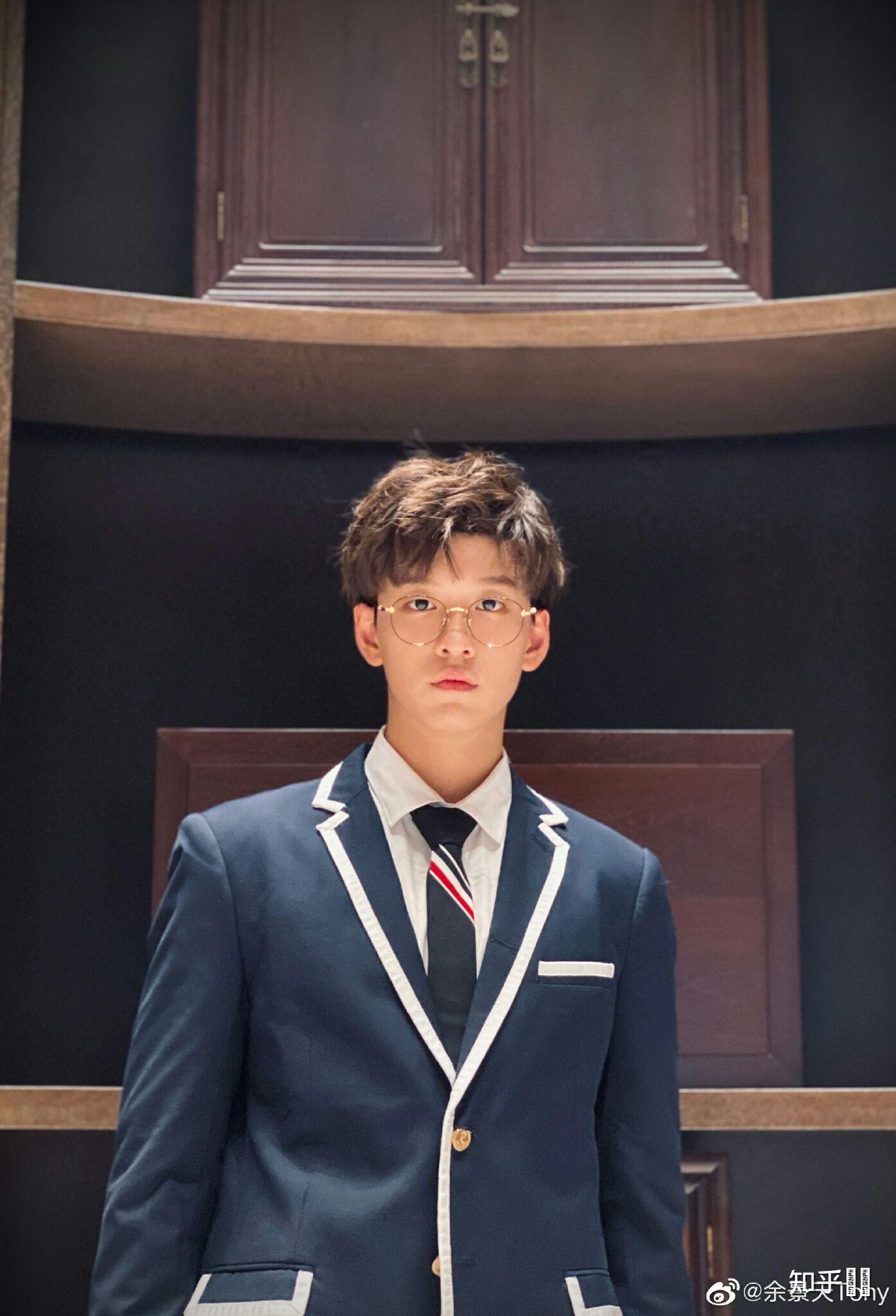 有哪些帅到爆炸的余景天照片图片壁纸