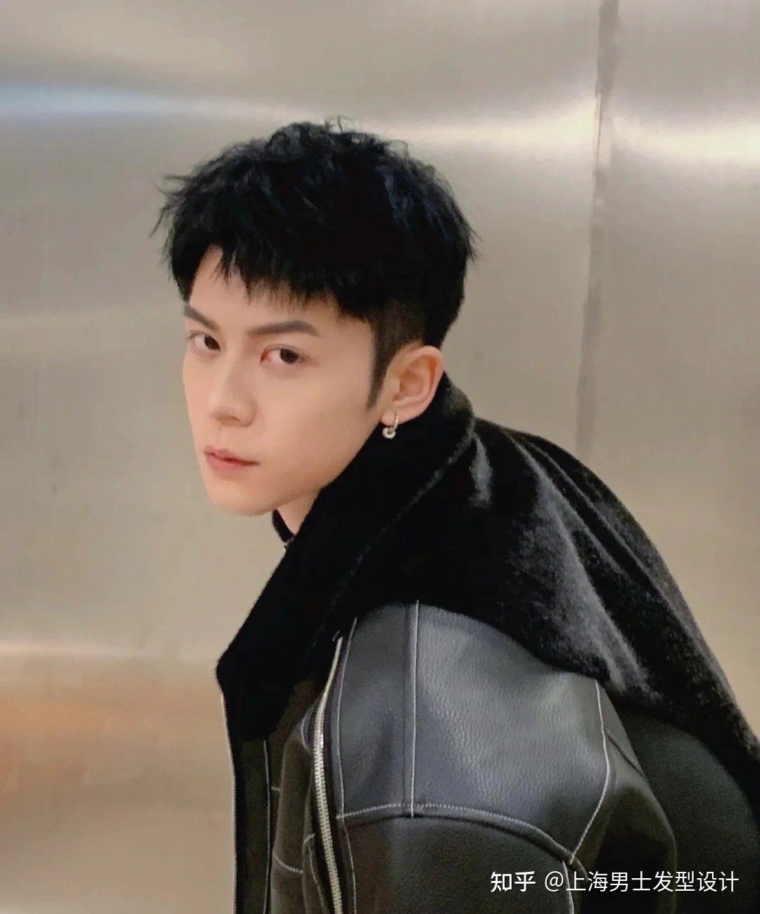 如何打理碎盖前刺发型? - 知乎