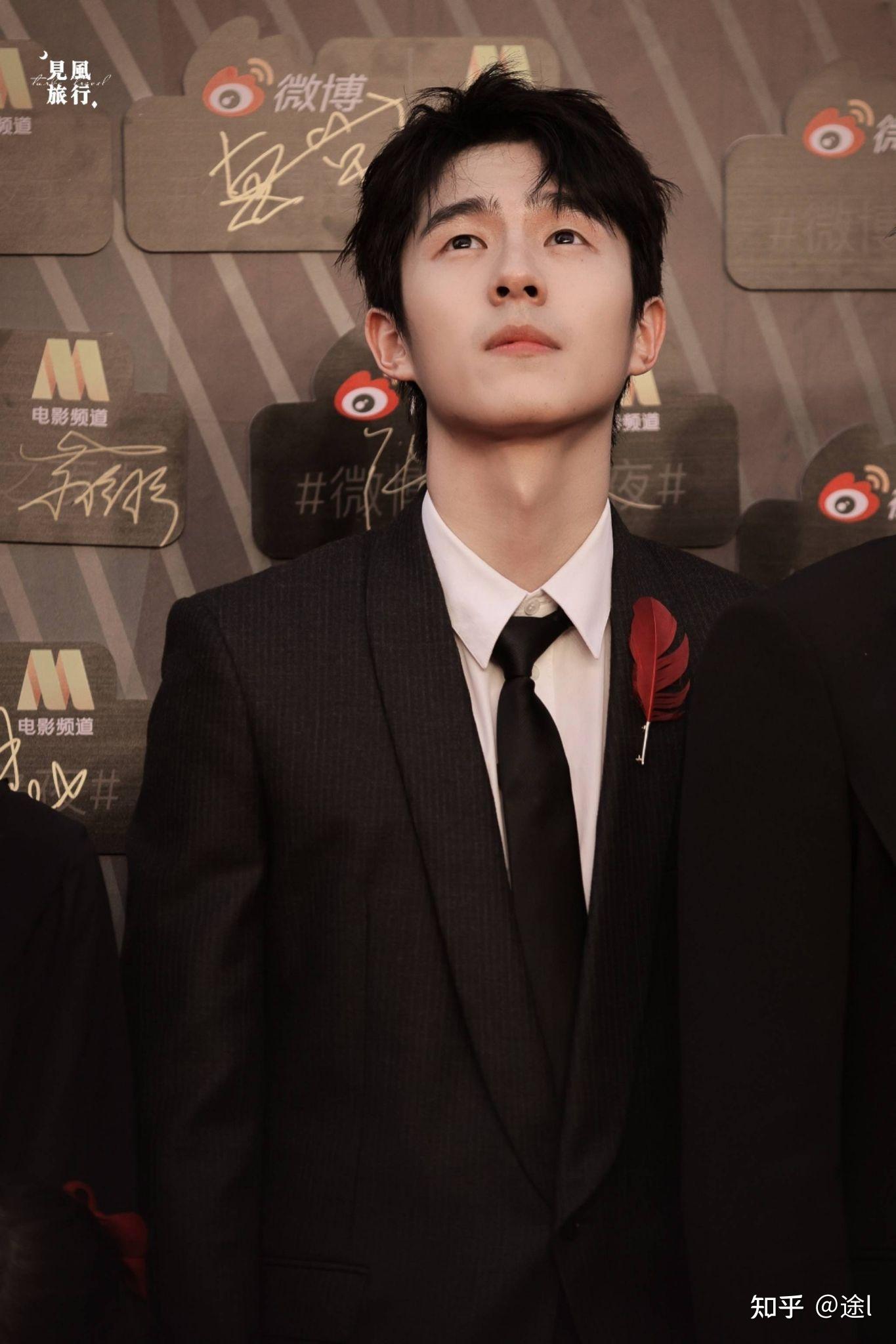 刘昊然有哪些出圈神图? - 知乎