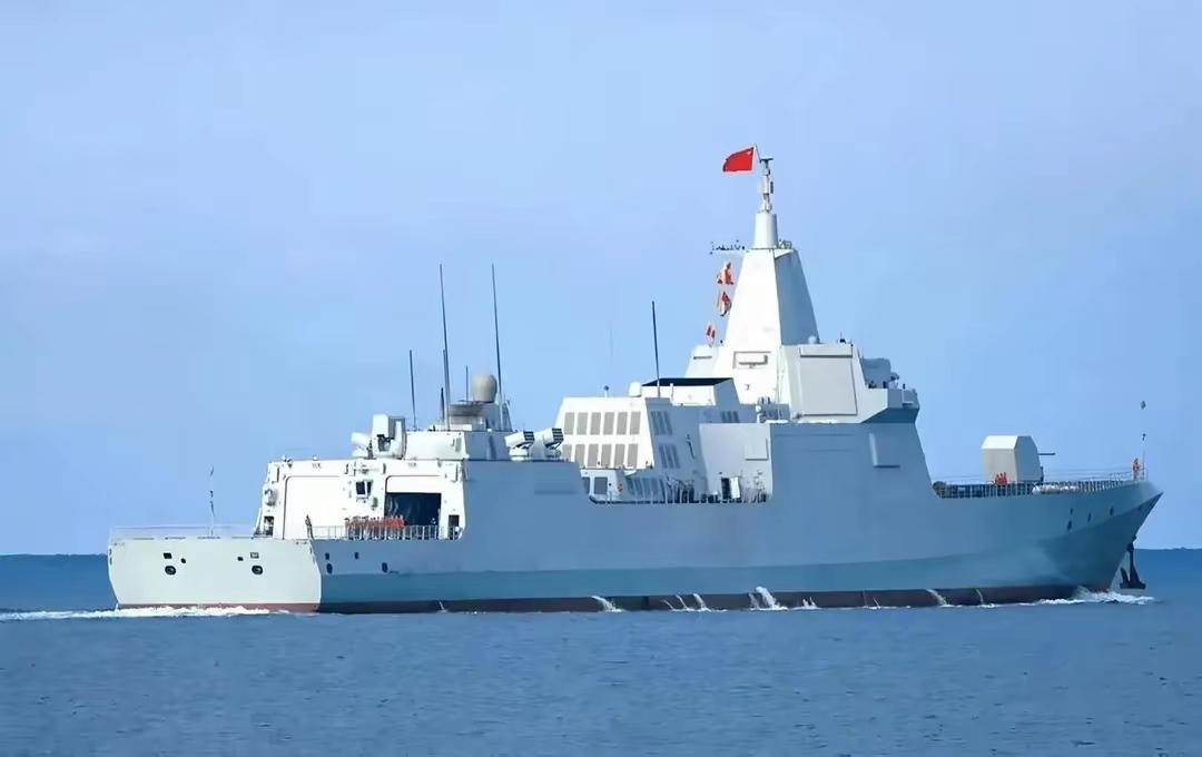 为什么都说055只能算是放大版的052D？ - 知乎