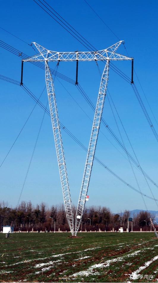 路边电线塔的样子为什么要修成很多种形状呢?