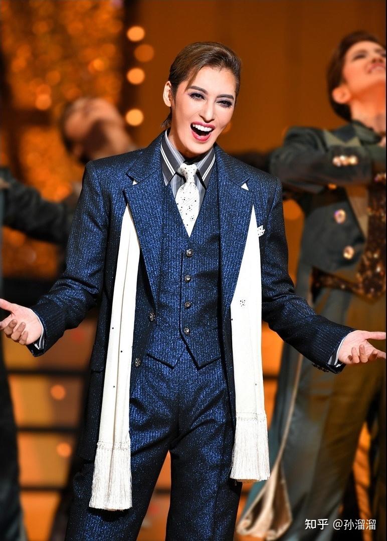 请问你最喜欢宝冢里的哪位男役?(在团退团都行)?