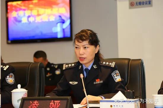 女警花凌娅自首,“瘾”犯了就脱衣服,命令下属伸手帮她“缓解”! - 知乎