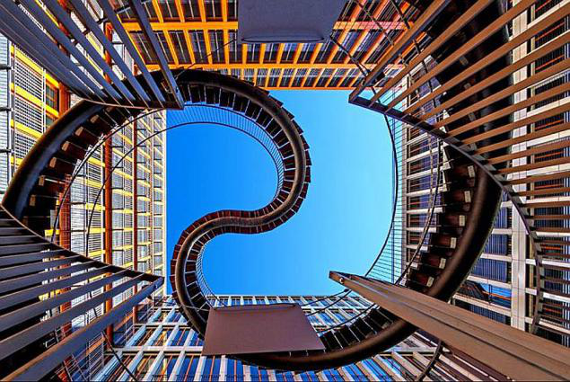 这个慕尼黑的无限楼梯,看上去挺简单,但建模做起来感觉好难,有大佬能