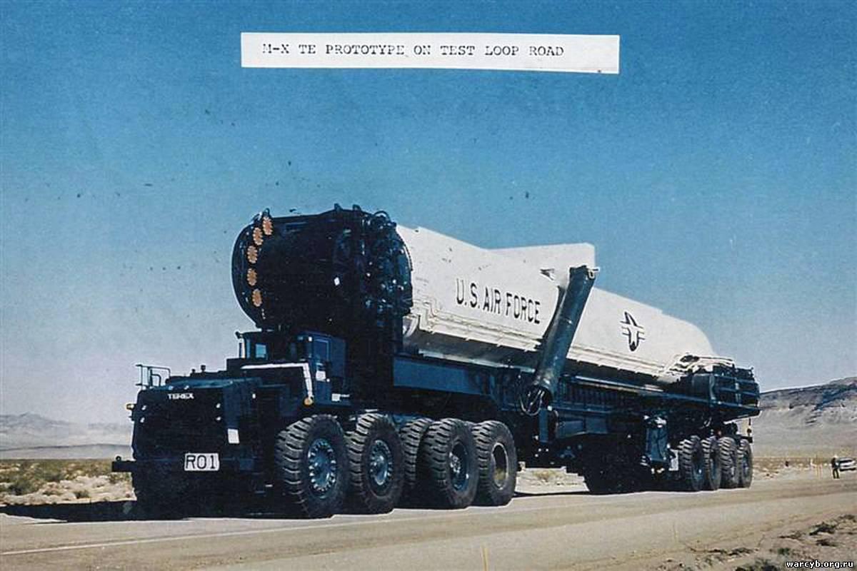 美国火箭弹发射车图片