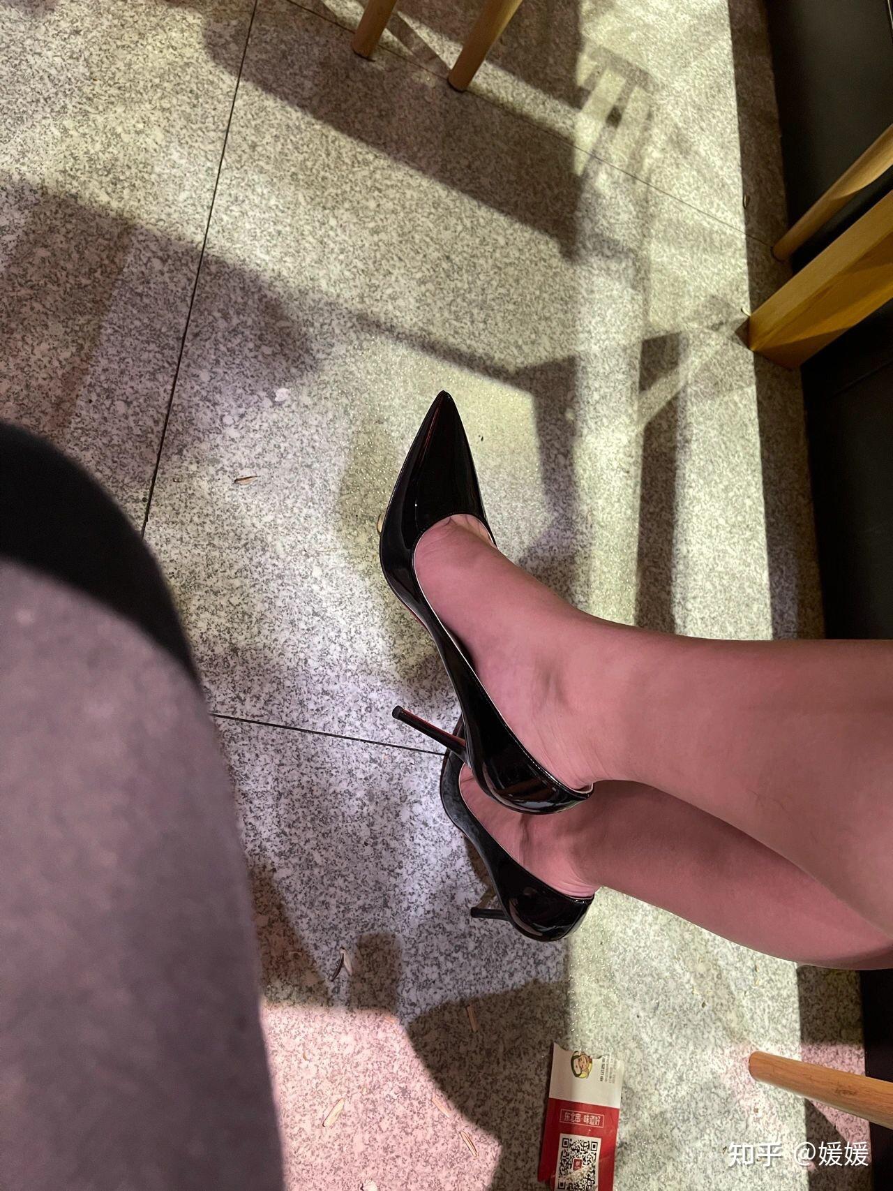 如何选择合适的高跟鞋尺码?