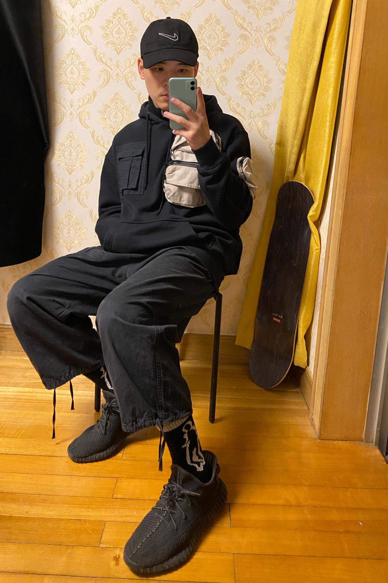 男生穿yeezy350该搭配什么裤子