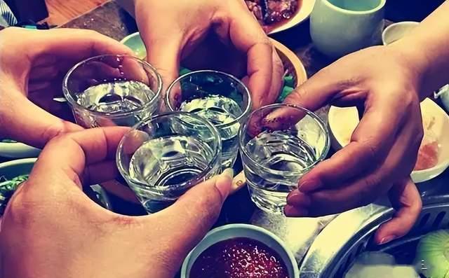 轮到你敬酒,别傻傻地不说话,牢记3句“敬酒话”,让人另眼相看 - 知乎