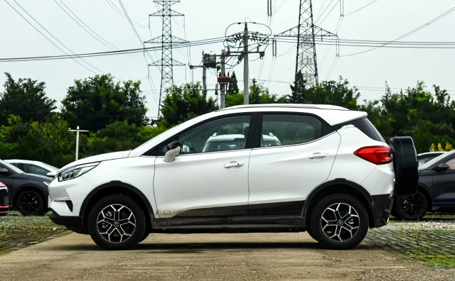 求推荐一款10万以内的新能源汽车,女,通勤单程50km左右,偶然单程150km