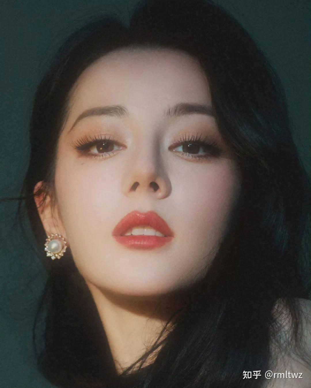 如何评价迪丽热巴的长相?