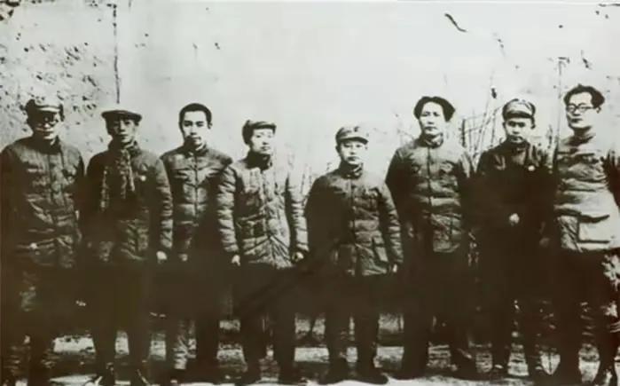 1938年，王明多次挑战毛主席的领袖地位，主席感叹：我的命令出不了窑洞 - 知乎