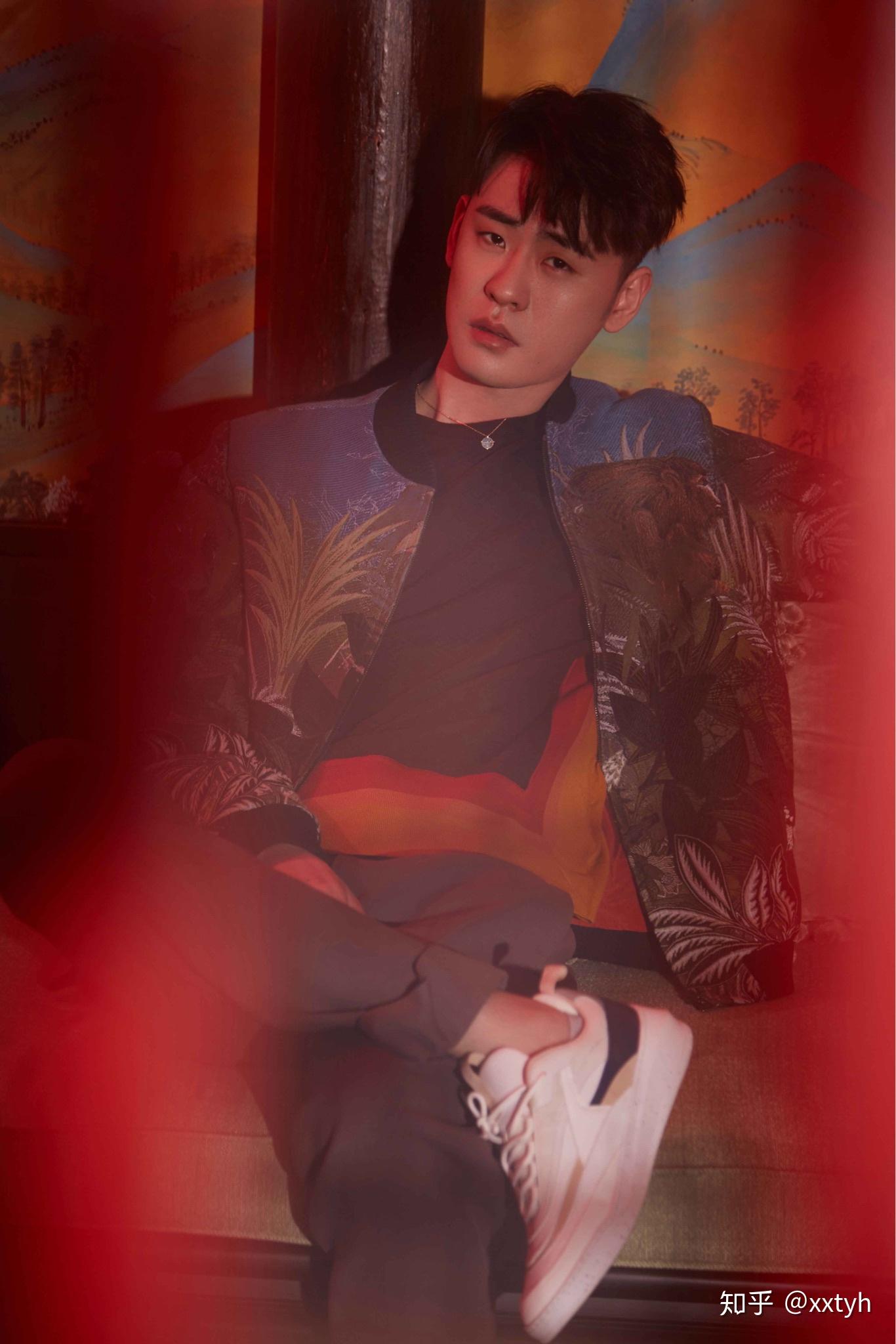 在张云雷拍摄过的杂志和写真中你最喜欢他哪一组风格的造型接下来你还