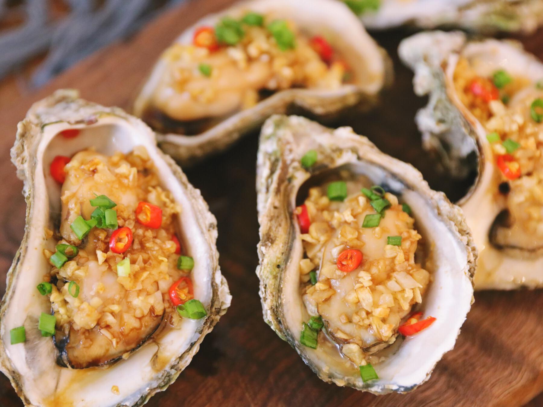 炭烧生蚝的蒜蓉非常好吃,如何才能做出这么好吃的蒜蓉?