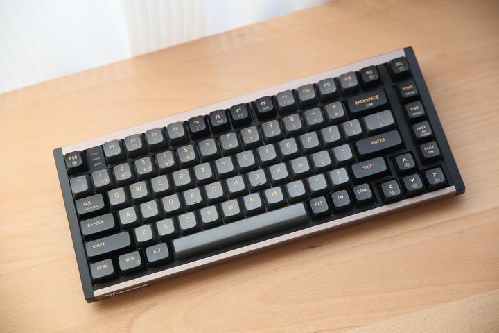 铭凡机械键盘-MKB i83新品开箱评测，83键、无线、三模、RGB有点香- 知乎